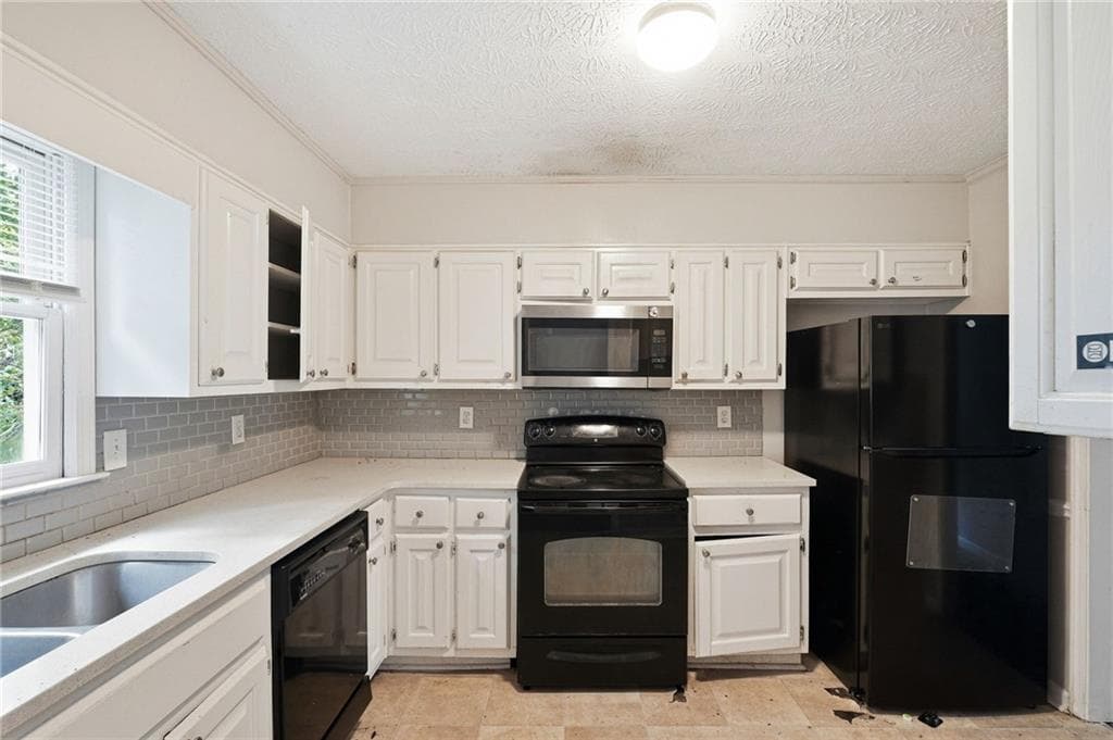 4 bedroom, 3 bathroom, 1,327 sq ft single family residence for sale at 732 Harness Court, Lithonia, GA 30058 — photo 7