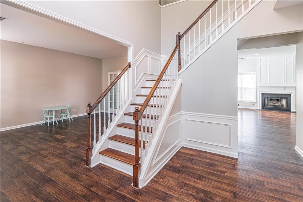 4 bedroom, 3 bathroom, 3,164 sq ft single family residence for rent at 230 Albrighton Court, Suwanee, GA 30024 for $3,000 a month — photo 2