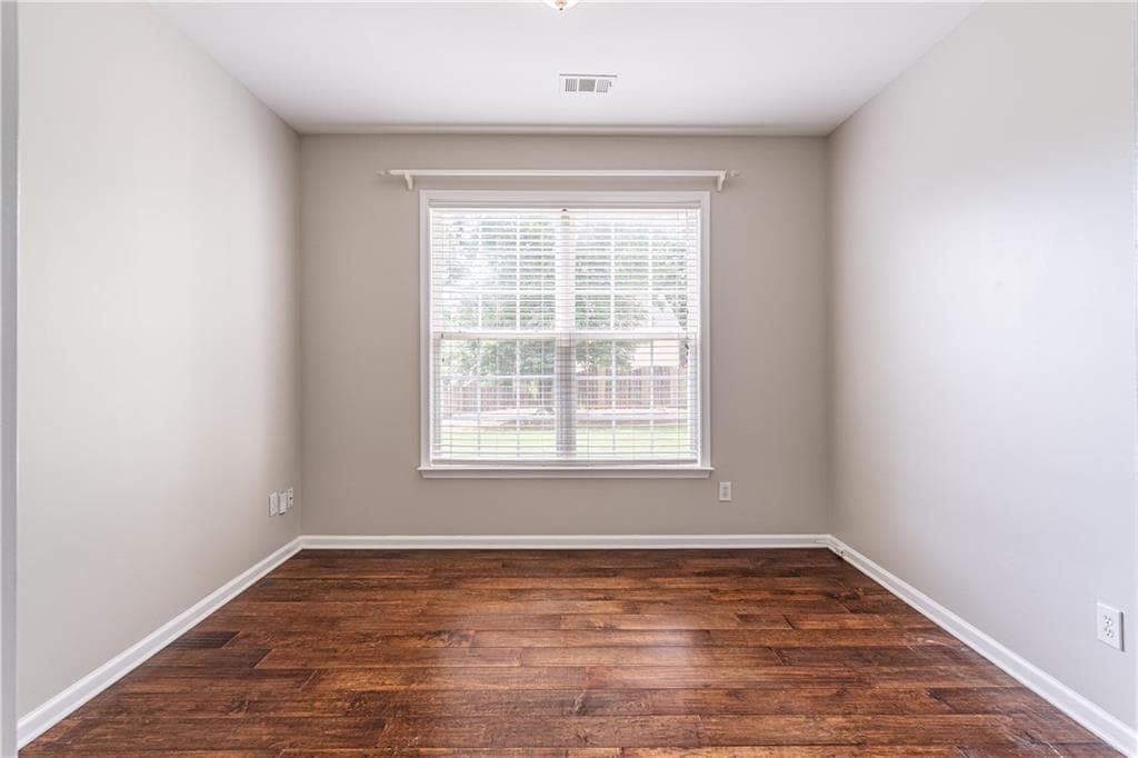 4 bedroom, 3 bathroom, 3,164 sq ft single family residence for rent at 230 Albrighton Court, Suwanee, GA 30024 for $3,000 a month — photo 10