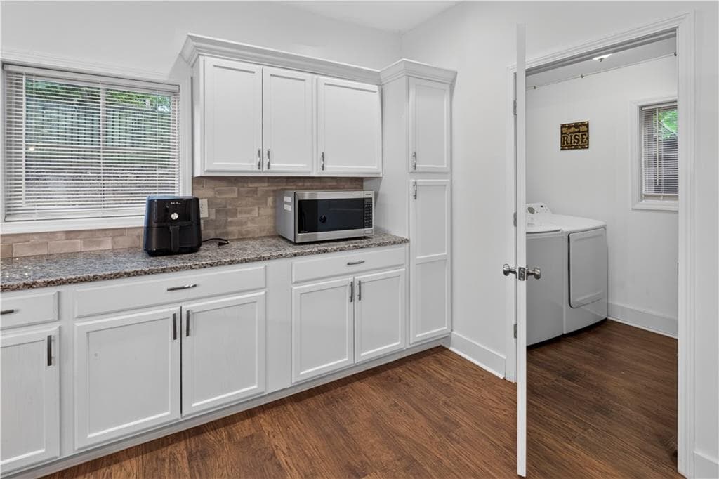 4 bedroom, 3 bathroom, 2,665 sq ft single family residence for sale at 319 Lawton Street, Atlanta, GA 30310 — photo 6