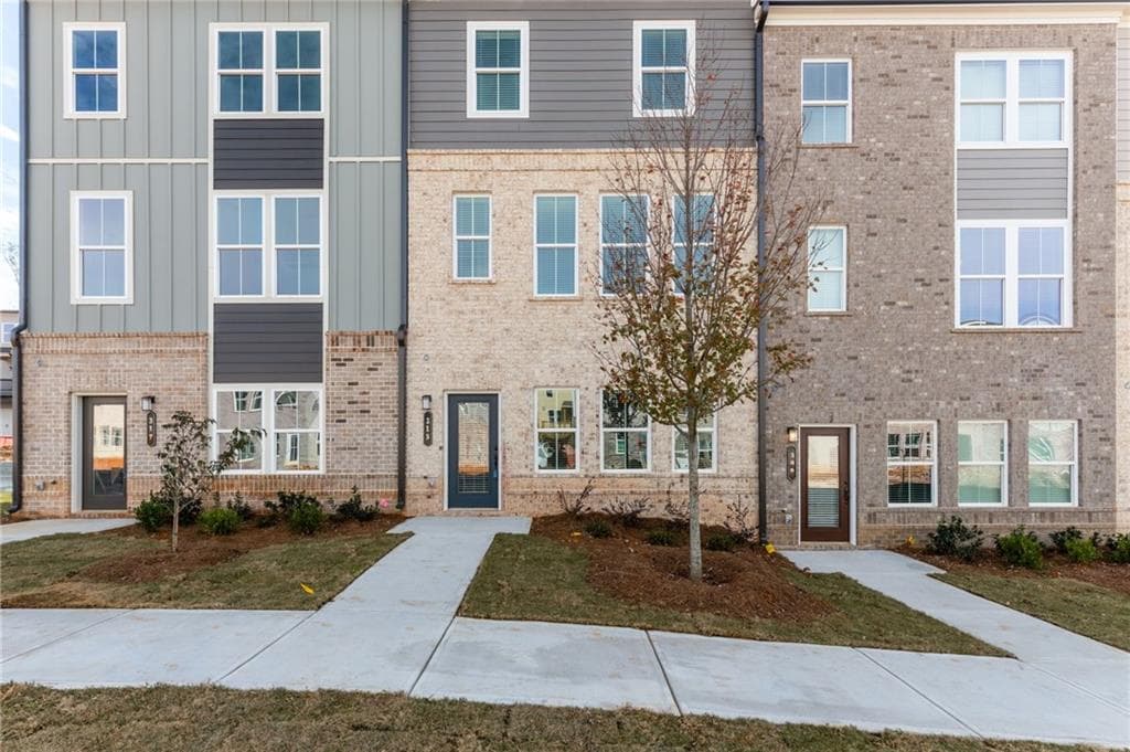 3 bedroom, 4 bathroom, 1,970 sq ft townhouse for rent at 605 Tiller Way, Acworth, GA 30102 for $2,500 a month