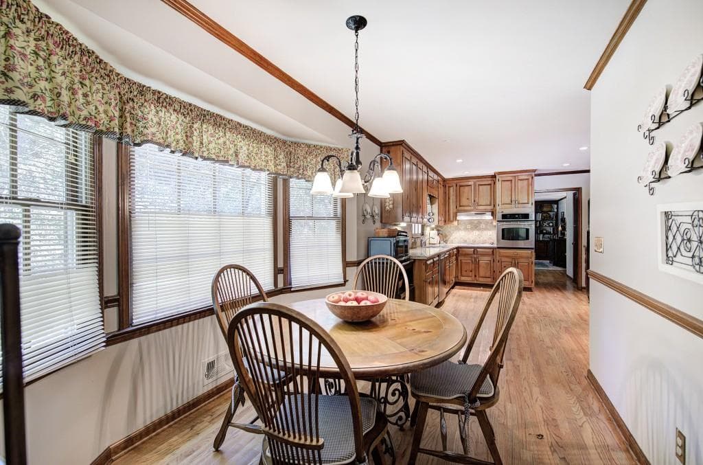 4 bedroom, 3 bathroom, 2,290 sq ft single family residence for sale at 2747 Pinestream Drive, Marietta, GA 30068 — photo 3