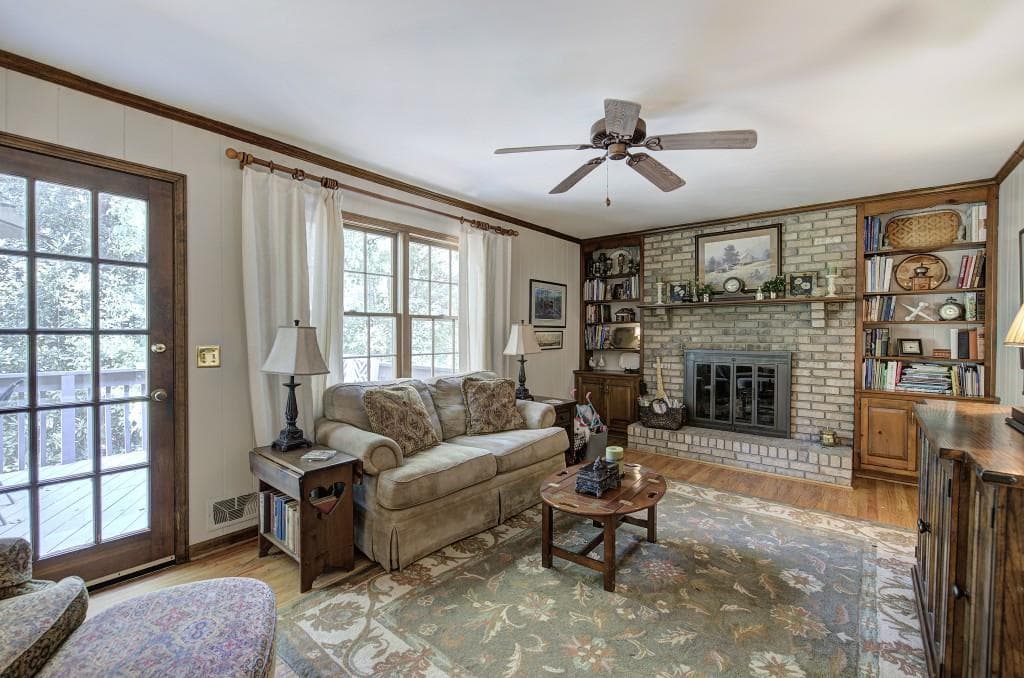 4 bedroom, 3 bathroom, 2,290 sq ft single family residence for sale at 2747 Pinestream Drive, Marietta, GA 30068 — photo 5