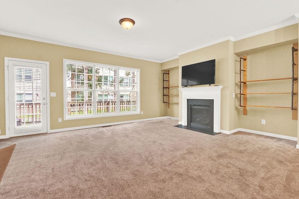 3 bedroom, 4 bathroom, 2,154 sq ft townhouse for sale at 1854 Appaloosa Mill Court, Buford, GA 30519 — photo 2