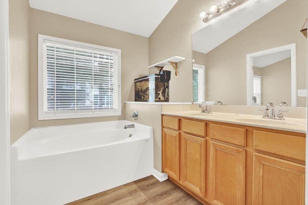 3 bedroom, 4 bathroom, 2,154 sq ft townhouse for sale at 1854 Appaloosa Mill Court, Buford, GA 30519 — photo 6