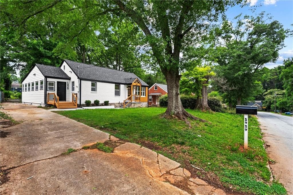 3 bedroom, 2 bathroom, 1,518 sq ft single family residence for sale at 1939 Willa Drive, Decatur, GA 30032 — photo 6