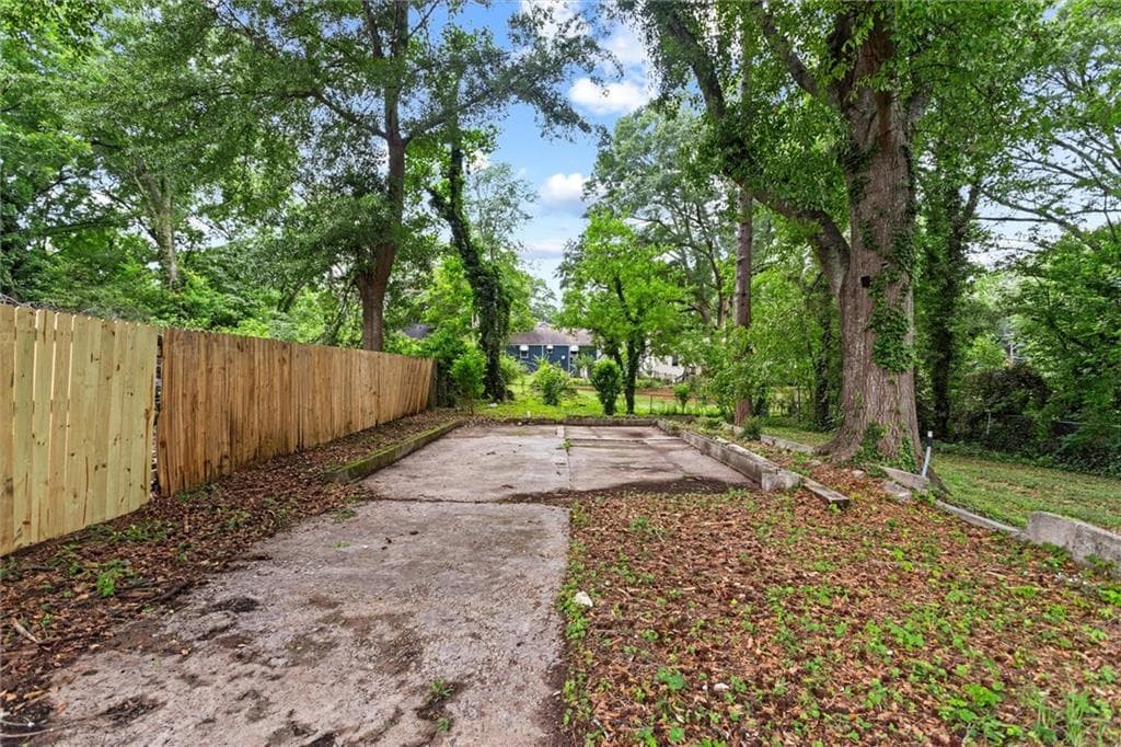 3 bedroom, 2 bathroom, 1,518 sq ft single family residence for sale at 1939 Willa Drive, Decatur, GA 30032 — photo 9