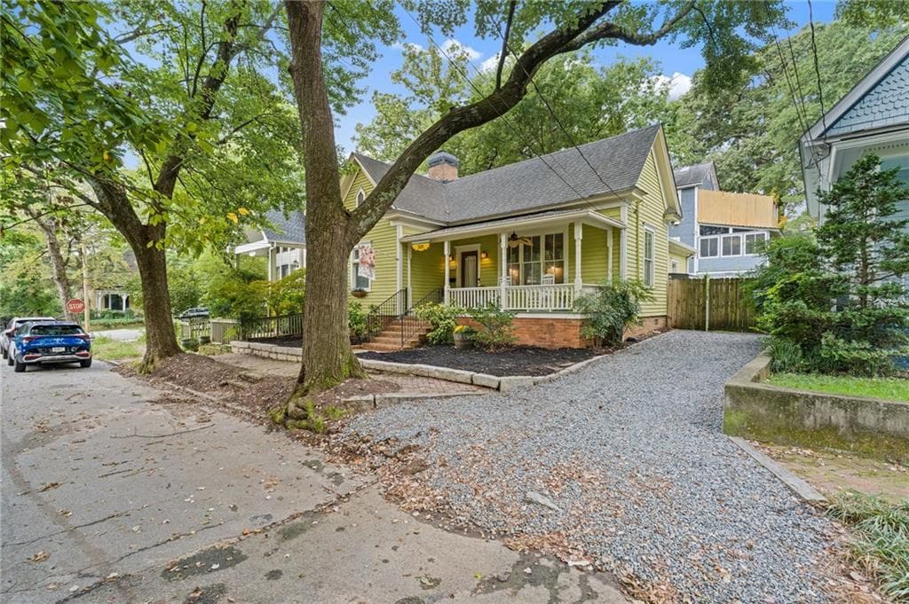 2 bedroom, 2 bathroom, 1,361 sq ft single family residence for sale at 369 Loomis Avenue, Atlanta, GA 30312 — photo 2