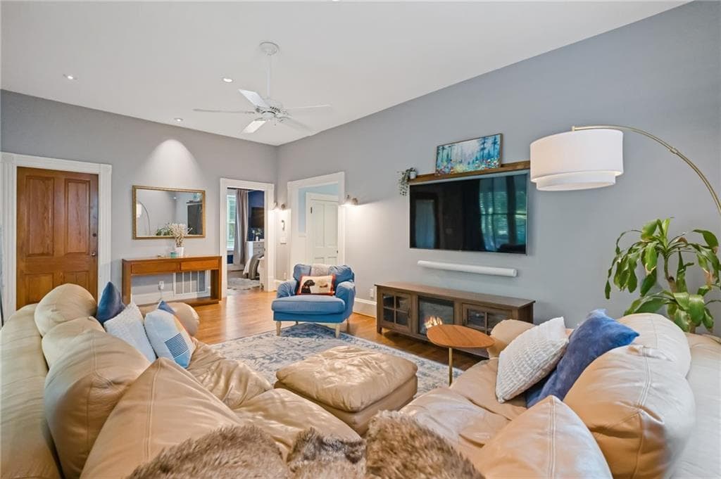 2 bedroom, 2 bathroom, 1,361 sq ft single family residence for sale at 369 Loomis Avenue, Atlanta, GA 30312 — photo 7