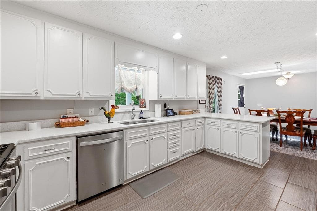 4 bedroom, 3 bathroom, 2,432 sq ft single family residence for sale at 426 Green Ridge Road, Cartersville, GA 30120 — photo 4