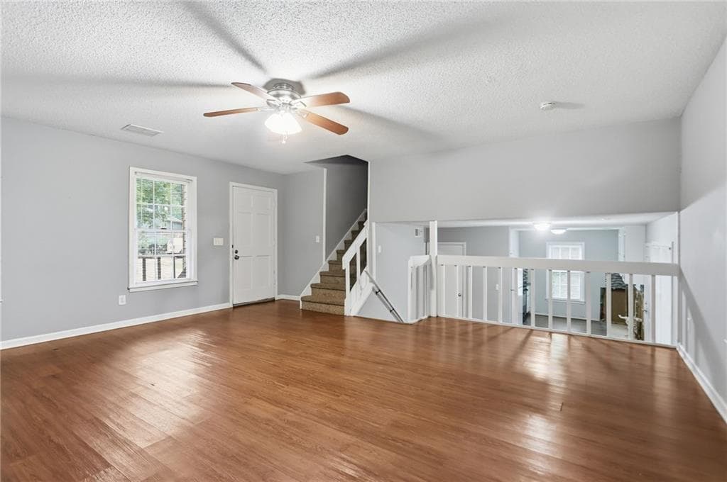 3 bedroom, 2 bathroom, 1,484 sq ft single family residence for sale at 5565 Westberry Lane, Norcross, GA 30071 — photo 3