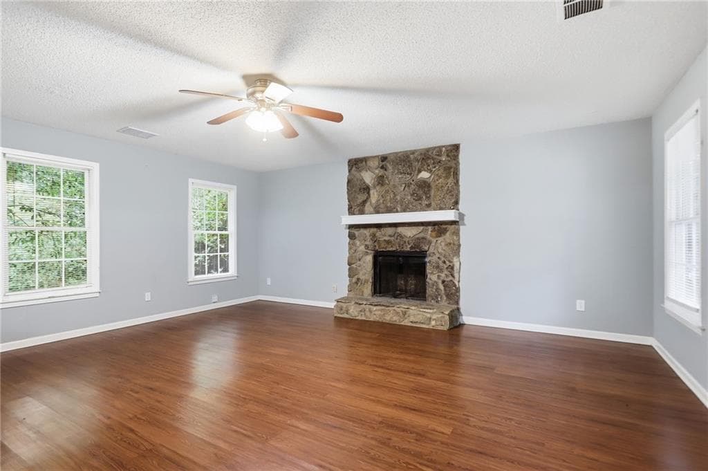 3 bedroom, 2 bathroom, 1,484 sq ft single family residence for sale at 5565 Westberry Lane, Norcross, GA 30071 — photo 5