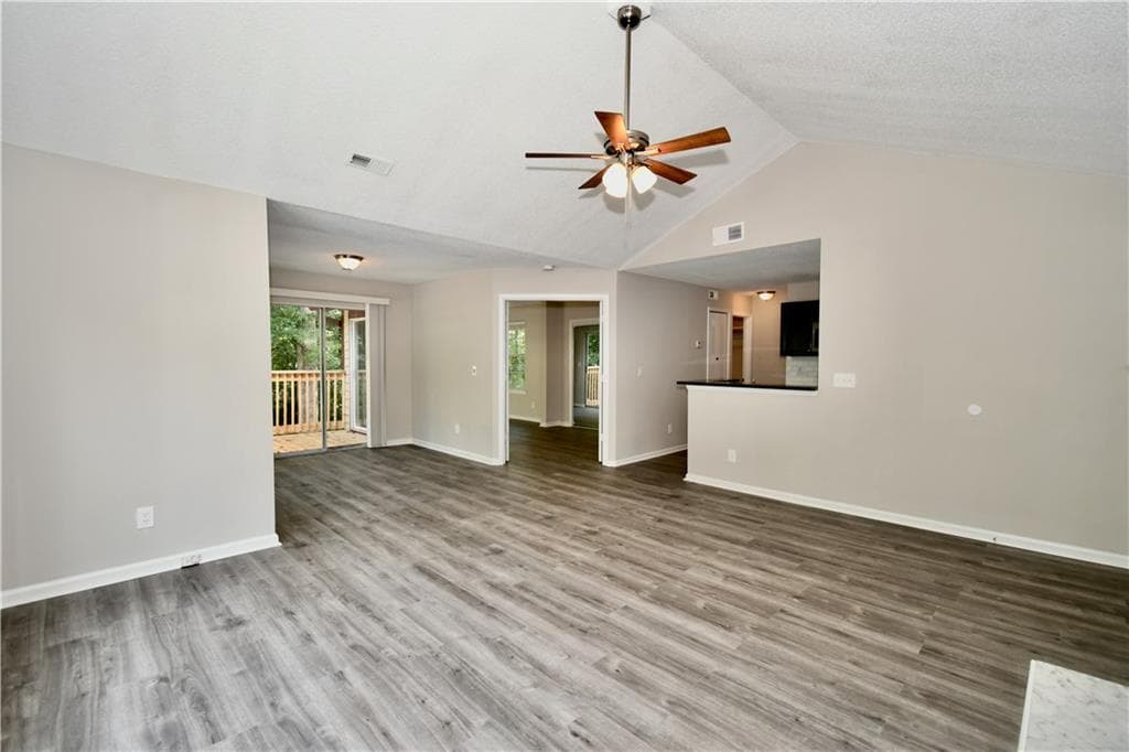 3 bedroom, 2 bathroom, 950 sq ft condominium for rent at 1101 Sandy Lane Drive, Johns Creek, GA 30022 for $1,825 a month — photo 6