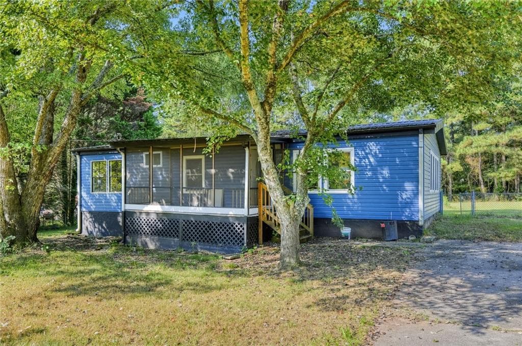 3 bedroom, 2 bathroom, 1,270 sq ft single family residence for sale at 240 norfolk dr, Hampton, GA 30228 — photo 2