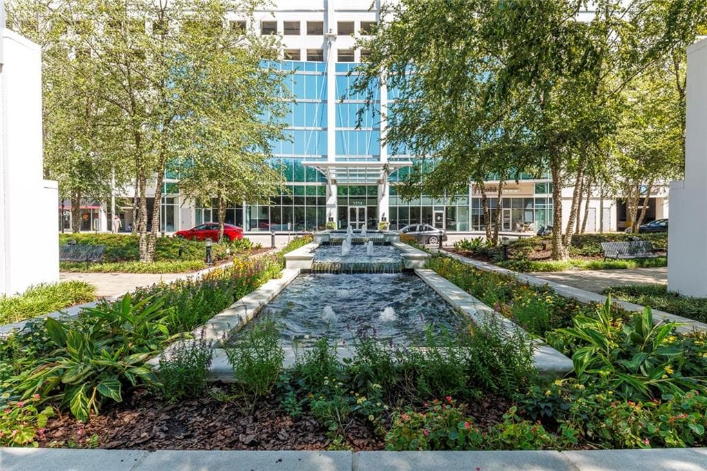 1 bedroom, 1 bathroom, 706 sq ft condominium for sale at 3324 Peachtree Road 2804, Atlanta, GA 30326 — photo 3