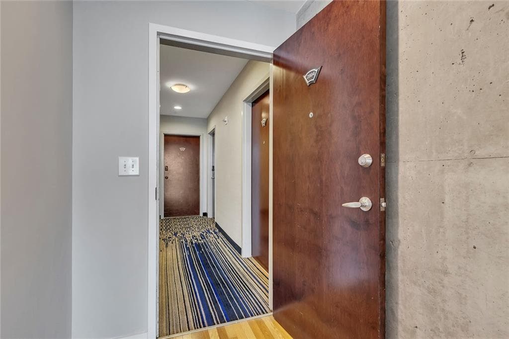 1 bedroom, 1 bathroom, 706 sq ft condominium for sale at 3324 Peachtree Road 2804, Atlanta, GA 30326 — photo 5