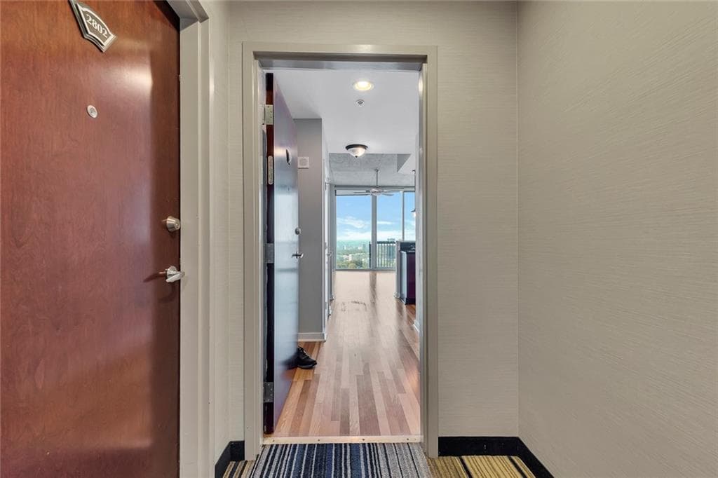 1 bedroom, 1 bathroom, 706 sq ft condominium for sale at 3324 Peachtree Road 2804, Atlanta, GA 30326 — photo 7