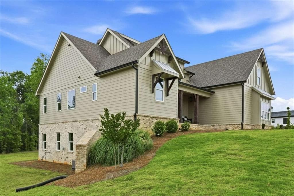 5 bedroom, 4 bathroom, 3,300 sq ft single family residence for sale at 119 Fernbank Way, Newnan, GA 30265 — photo 3