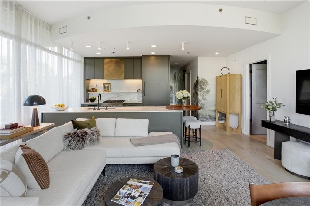 2 bedroom, 2 bathroom, 1,285 sq ft condominium for rent at 905 Juniper Street 516, Atlanta, GA 30309 for $4,500 a month — photo 4