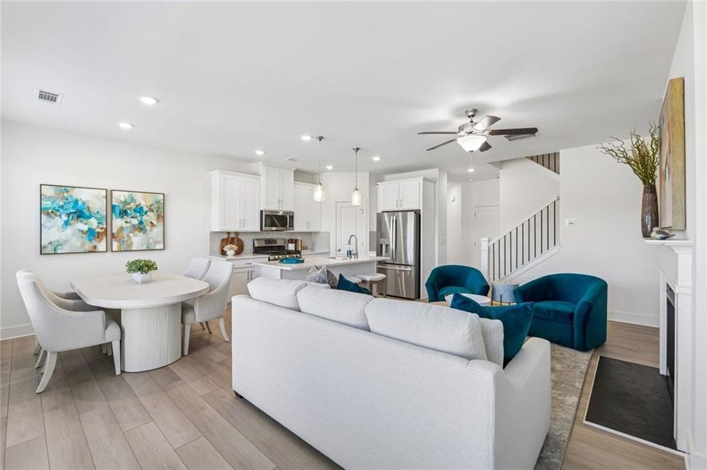 3 bedroom, 3 bathroom, 1,708 sq ft townhouse under contract at 226 Foxtrot Avenue, Hoschton, GA 30548 — photo 9