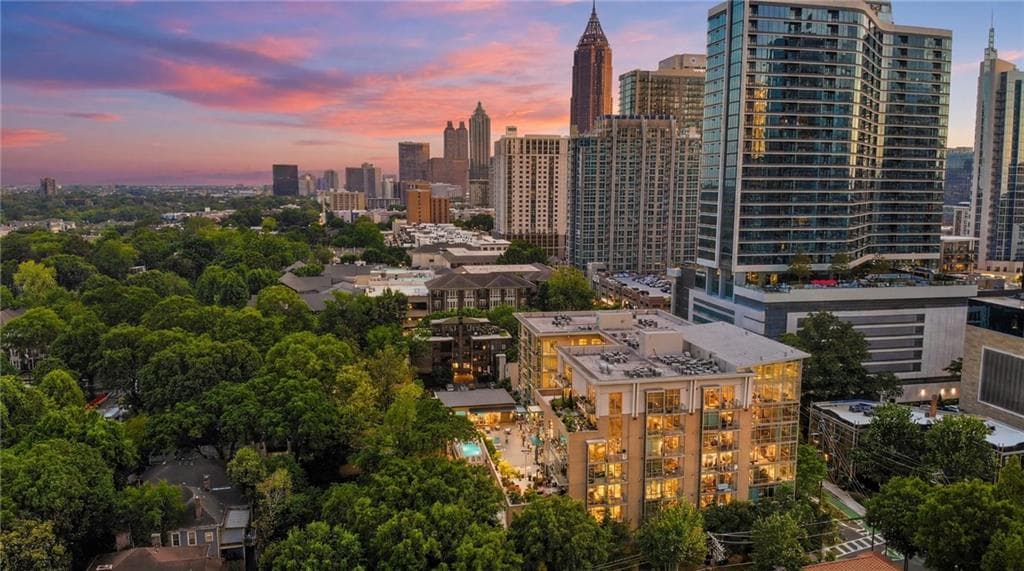 2 bedroom, 2 bathroom, 1,285 sq ft condominium for sale at 905 Juniper Street 516, Atlanta, GA 30309