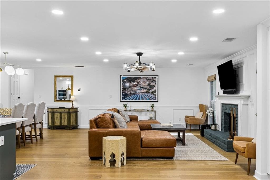 4 bedroom, 4 bathroom, 2,916 sq ft single family residence under contract at 2658 Chimney Springs Drive, Marietta, GA 30062 — photo 8