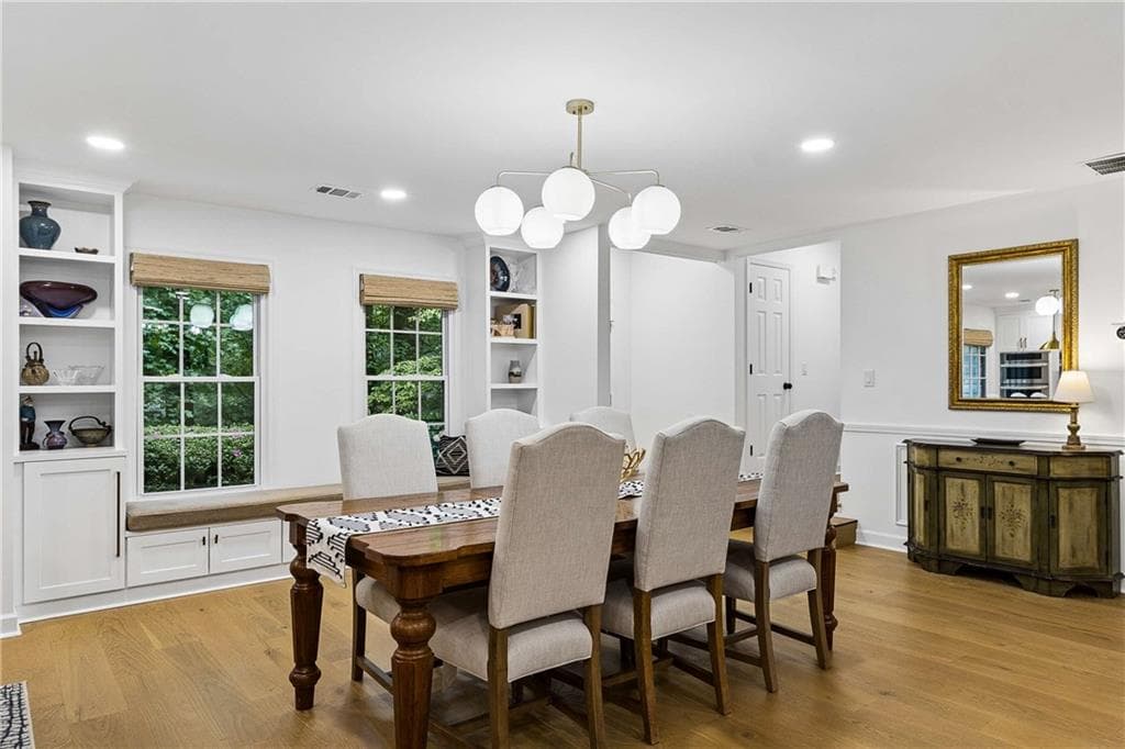 4 bedroom, 4 bathroom, 2,916 sq ft single family residence under contract at 2658 Chimney Springs Drive, Marietta, GA 30062 — photo 9