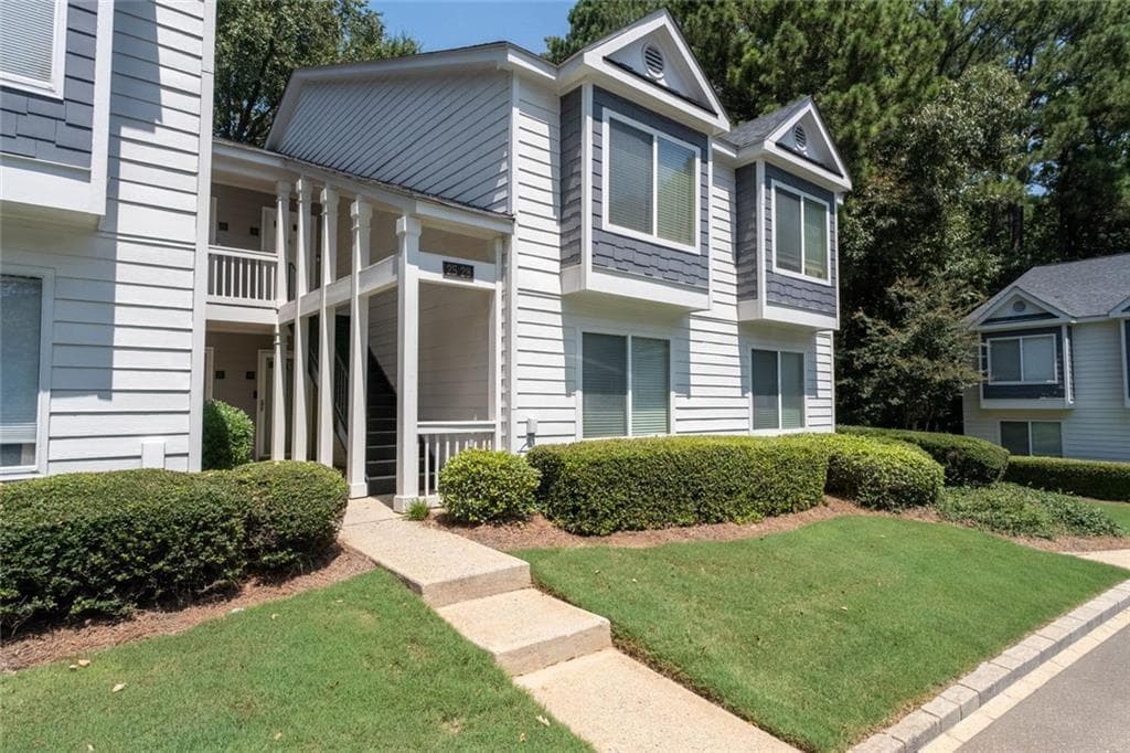 2 bedroom, 2 bathroom, 1,404 sq ft condominium for sale at 27 Little Silver Court, Smyrna, GA 30080 — photo 3