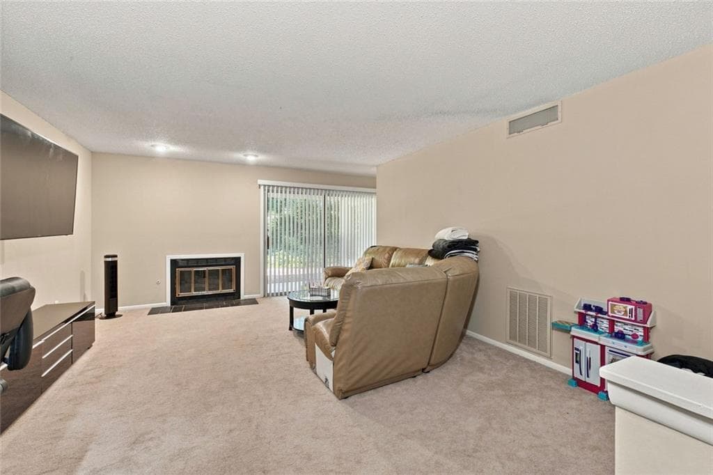2 bedroom, 2 bathroom, 1,404 sq ft condominium for sale at 27 Little Silver Court, Smyrna, GA 30080 — photo 5