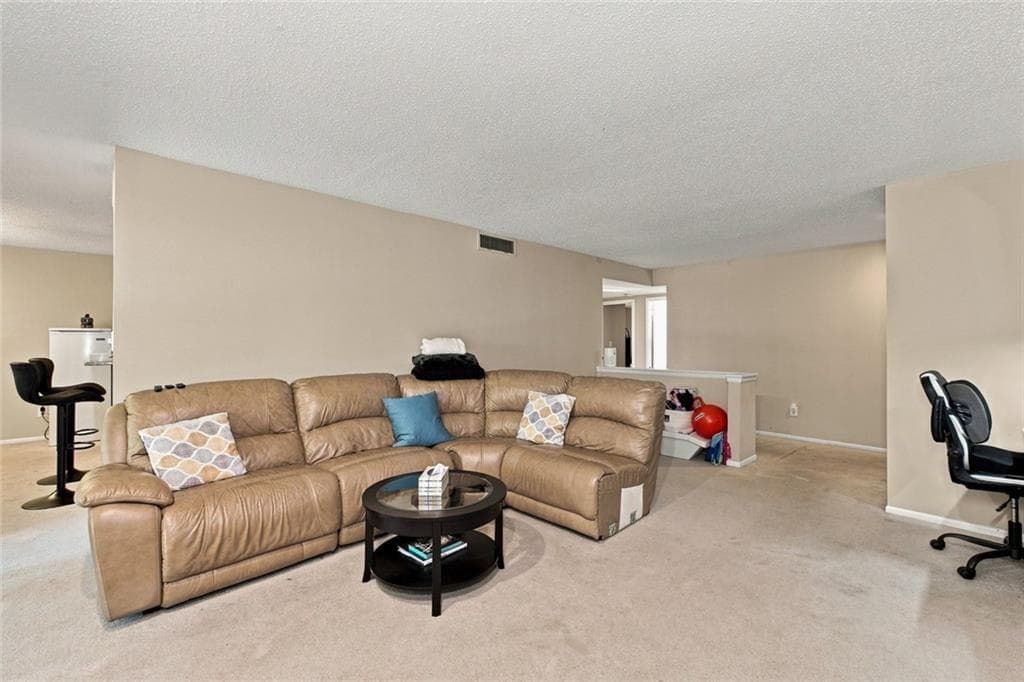 2 bedroom, 2 bathroom, 1,404 sq ft condominium for sale at 27 Little Silver Court, Smyrna, GA 30080 — photo 6