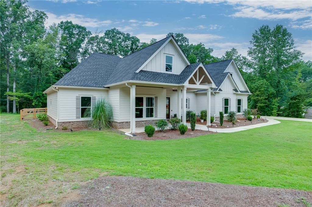 4 bedroom, 3 bathroom, 2,793 sq ft single family residence for rent at 1077 Riverstone Drive, Social Circle, GA 30025 for $3,000 a month — photo 3