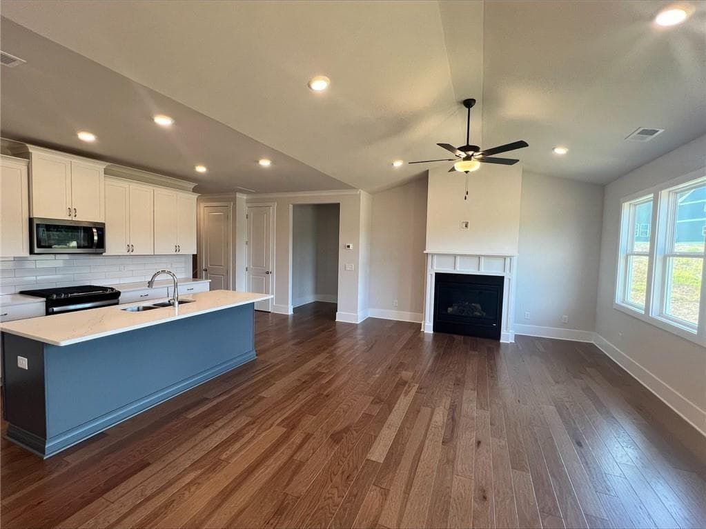5 bedroom, 5 bathroom, 2,512 sq ft single family residence for sale at 305 Willow Cove, Canton, GA 30114 — photo 5
