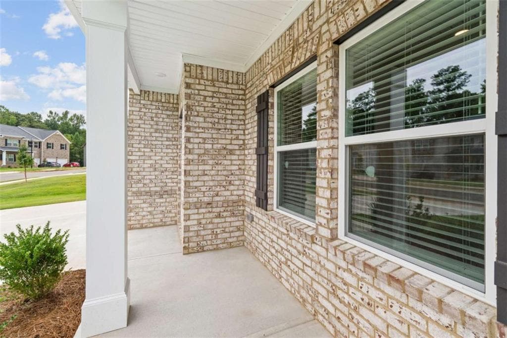 4 bedroom, 3 bathroom, 2,700 sq ft single family residence for sale at 1921 Wheat valley Circle, Conyers, GA 30013 — photo 3