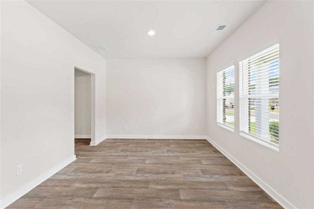 4 bedroom, 3 bathroom, 2,700 sq ft single family residence for sale at 1921 Wheat valley Circle, Conyers, GA 30013 — photo 4