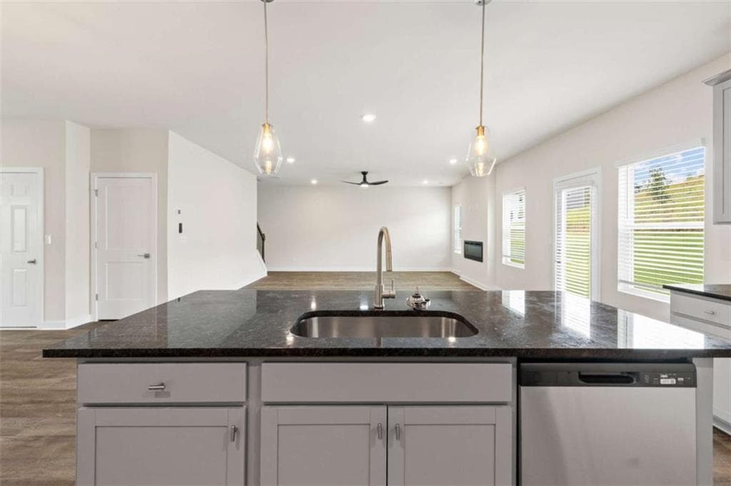 4 bedroom, 3 bathroom, 2,700 sq ft single family residence for sale at 1921 Wheat valley Circle, Conyers, GA 30013 — photo 9