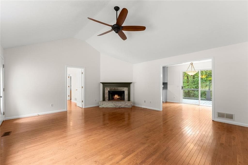 3 bedroom, 2 bathroom, 1,386 sq ft single family residence under contract at 4849 Truman Mountain Road, Gainesville, GA 30506 — photo 4