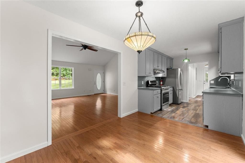 3 bedroom, 2 bathroom, 1,386 sq ft single family residence under contract at 4849 Truman Mountain Road, Gainesville, GA 30506 — photo 5
