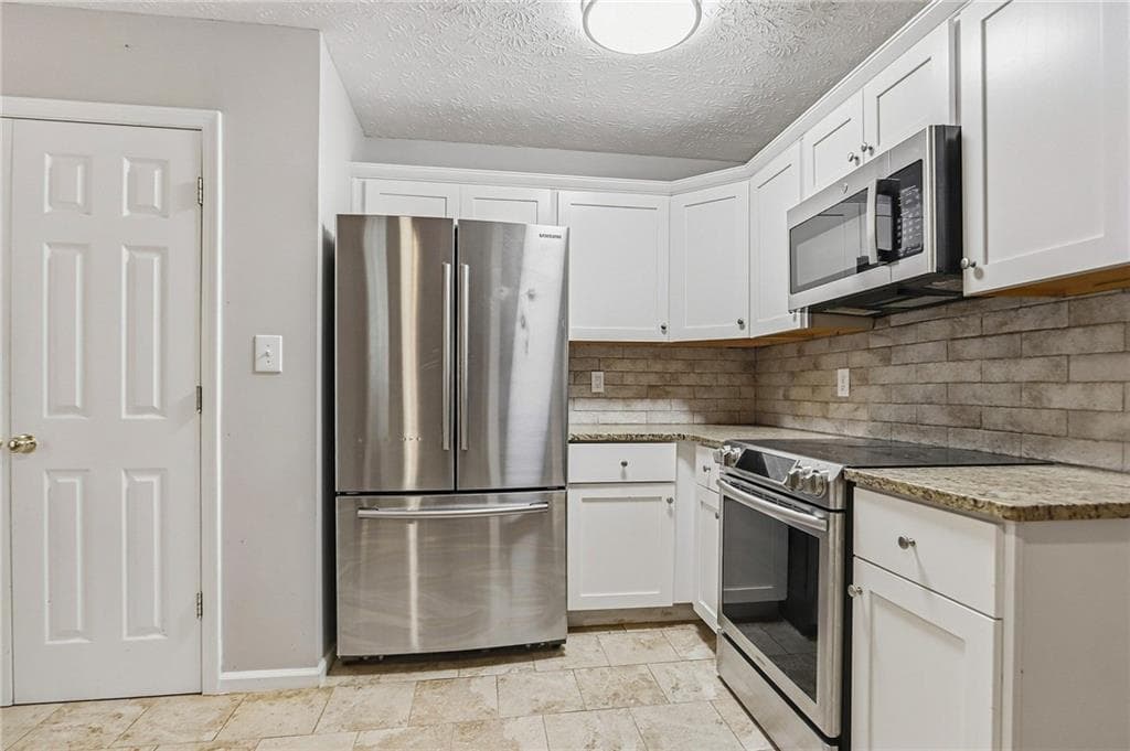 3 bedroom, 3 bathroom, 1,092 sq ft single family residence for sale at 2903 Etchison Road, Loganville, GA 30052 — photo 3