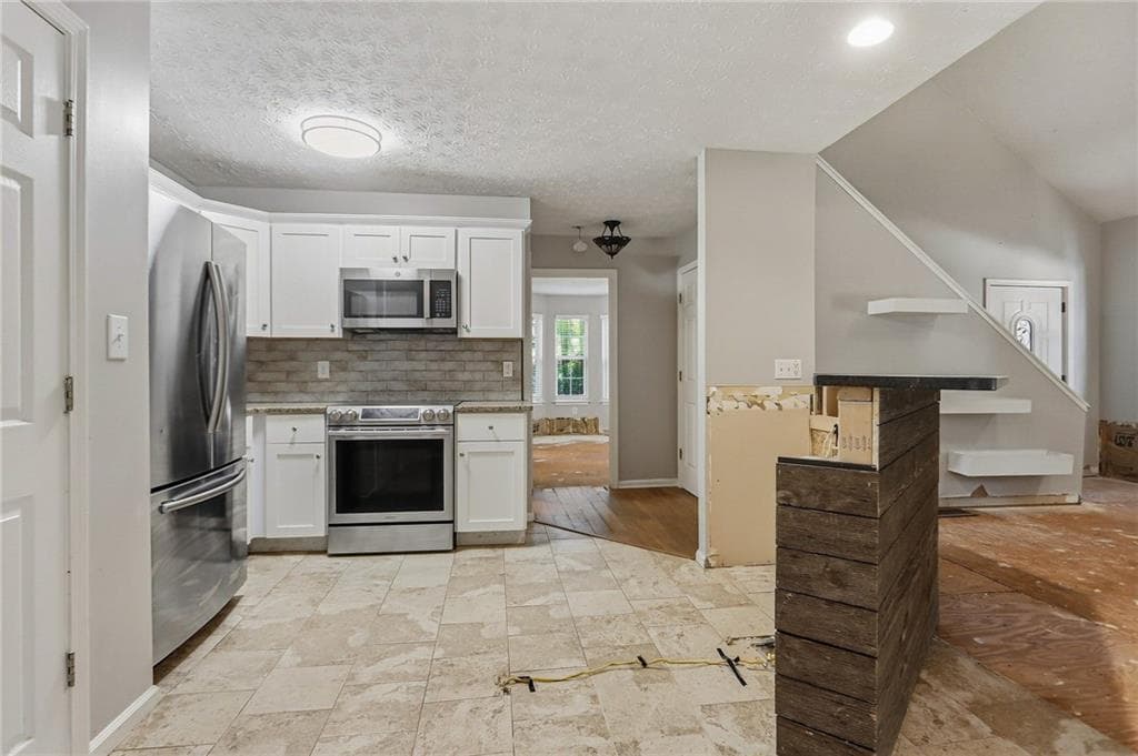 3 bedroom, 3 bathroom, 1,092 sq ft single family residence for sale at 2903 Etchison Road, Loganville, GA 30052 — photo 4