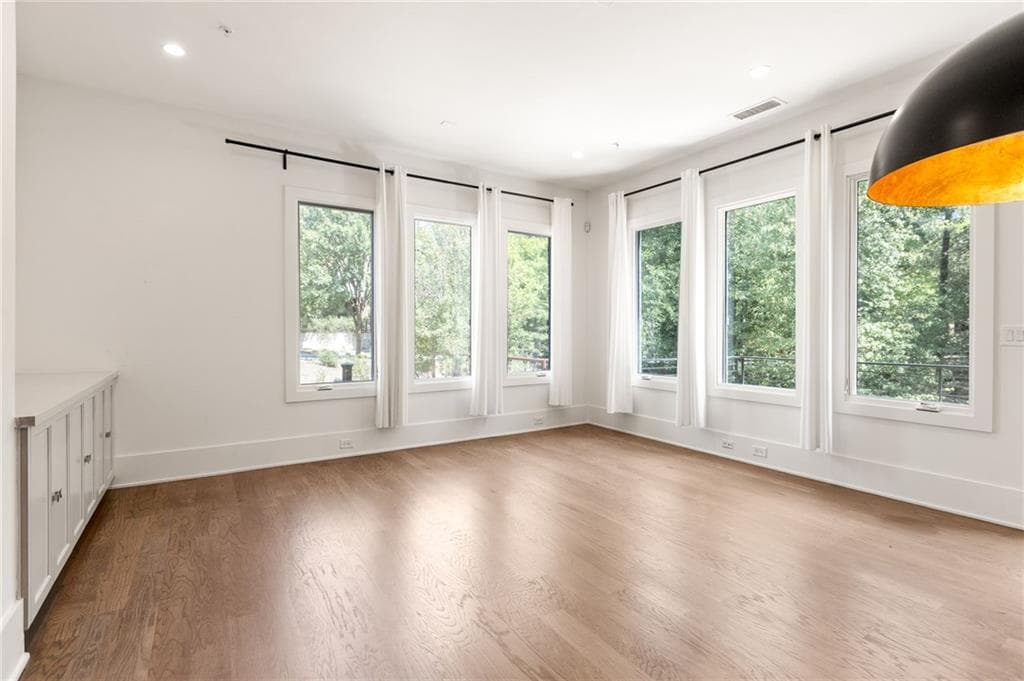 3 bedroom, 4 bathroom, 2,436 sq ft townhouse for sale at 10630 Serenbe Lane, Chattahoochee Hills, GA 30268 — photo 5