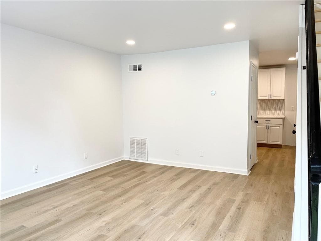 2 bedroom, 2 bathroom, 1,200 sq ft duplex for rent at 359 Mimosa Drive, Buford, GA 30518 for $1,775 a month — photo 4