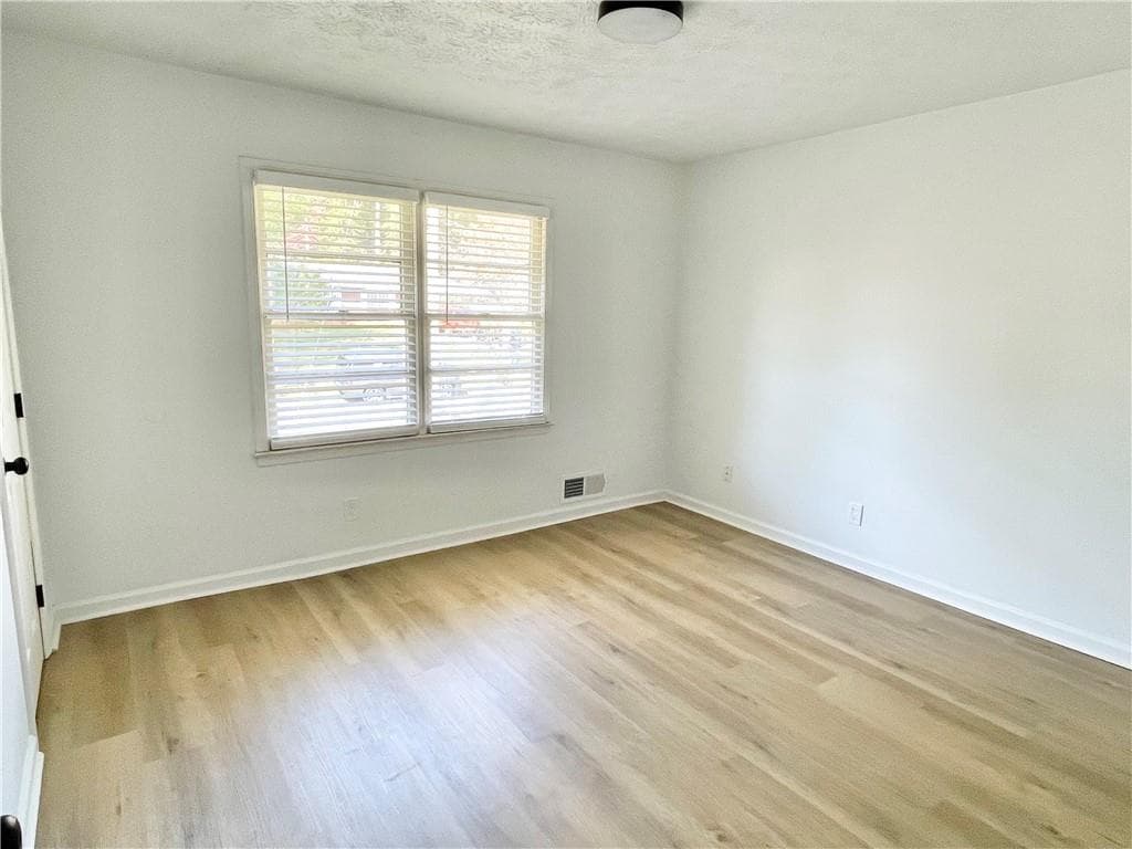 2 bedroom, 2 bathroom, 1,200 sq ft duplex for rent at 359 Mimosa Drive, Buford, GA 30518 for $1,775 a month — photo 6
