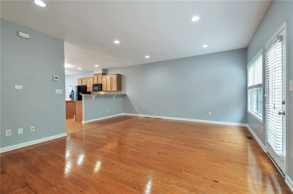 4 bedroom, 5 bathroom, 2,452 sq ft single family residence for sale at 2279 Spin Drift Way, Lawrenceville, GA 30043 — photo 4