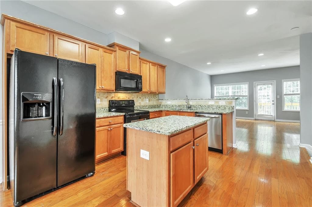 4 bedroom, 5 bathroom, 2,452 sq ft single family residence for sale at 2279 Spin Drift Way, Lawrenceville, GA 30043 — photo 5