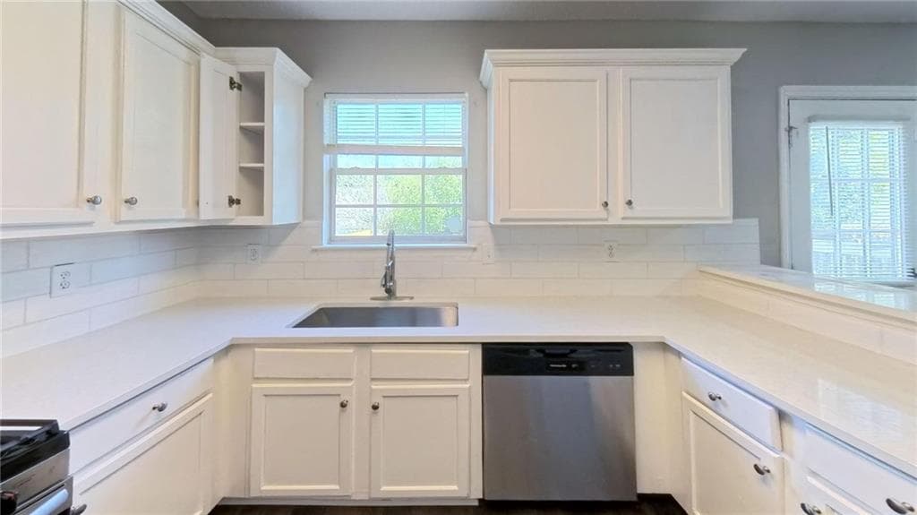 3 bedroom, 3 bathroom, 1,715 sq ft single family residence for sale at 3328 Waggoner Place, Rex, GA 30273 — photo 8