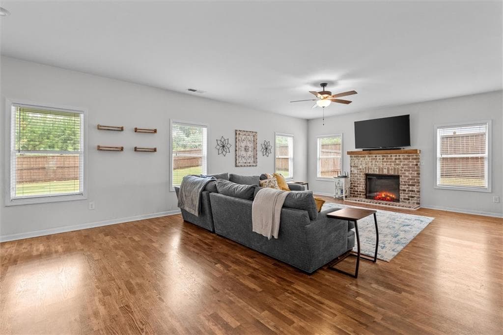 4 bedroom, 3 bathroom, 2,637 sq ft single family residence for sale at 145 Springwood Drive, Carrollton, GA 30117 — photo 8