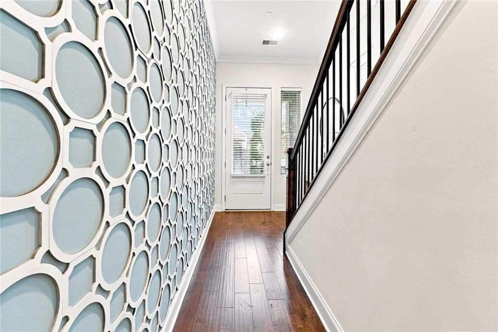 3 bedroom, 3 bathroom, 1,937 sq ft single family residence for sale at 100 Bastille Way, Smyrna, GA 30080 — photo 4