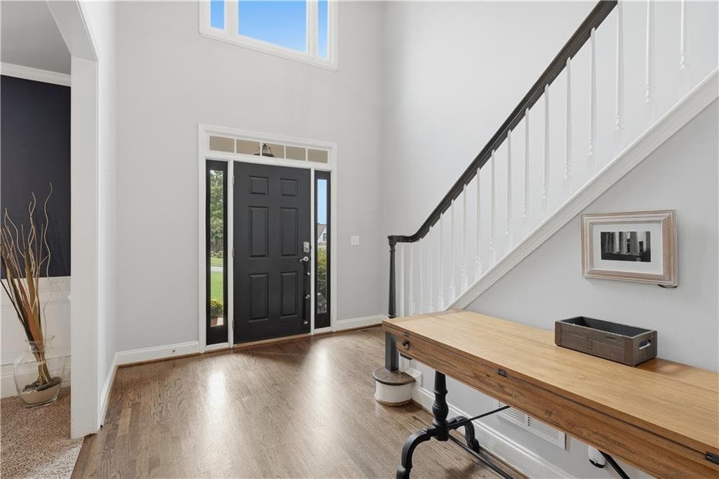 5 bedroom, 3 bathroom, 2,784 sq ft single family residence for sale at 5425 Avonshire Lane, Cumming, GA 30040 — photo 5