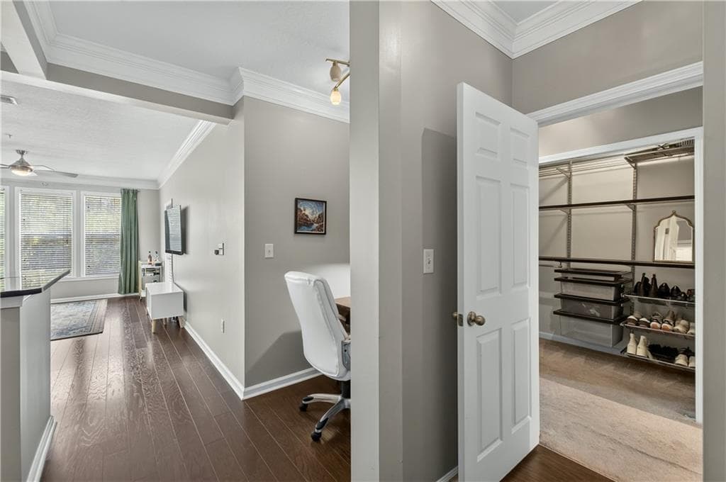 1 bedroom, 1 bathroom, 895 sq ft condominium for sale at 4203 Westchester Ridge, Atlanta, GA 30329 — photo 4