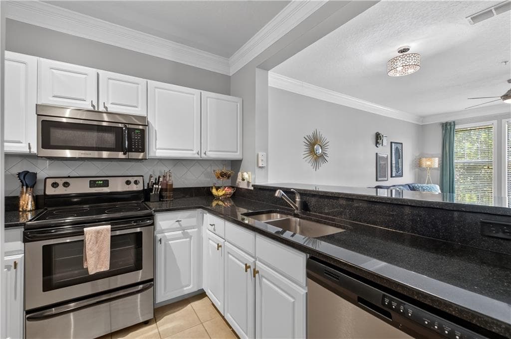 1 bedroom, 1 bathroom, 895 sq ft condominium for sale at 4203 Westchester Ridge, Atlanta, GA 30329 — photo 6